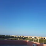 Blu Nyaraló *
