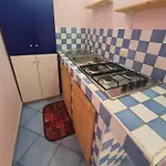 Blu Nyaraló *